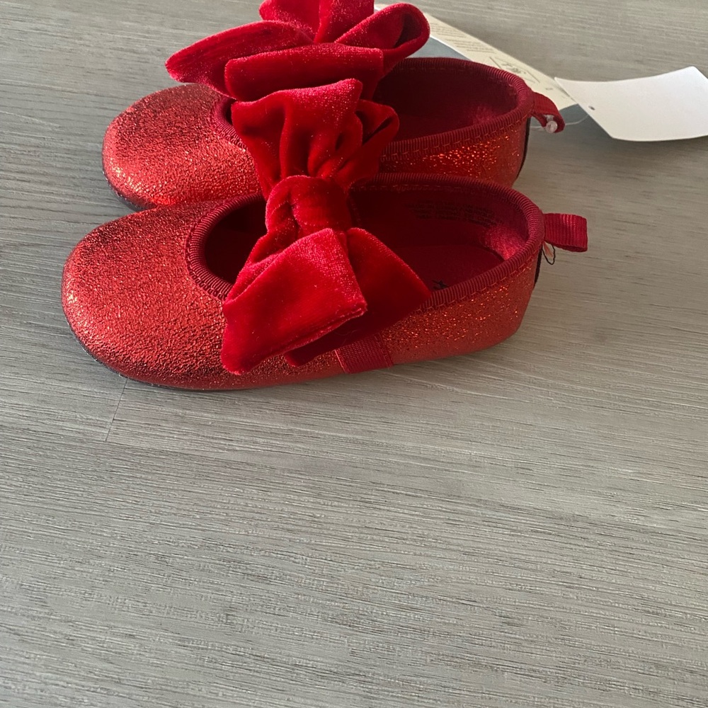 H&M Kids Sparkly Red Shoes with Velvet Bow - Picture 3 of 6